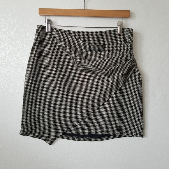 Nine West Womens M Ruched Pleated Mini Skirt Asymetric Houndstooth Plaid - Picture 2 of 9